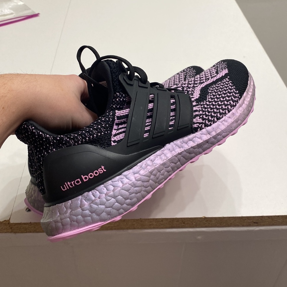 Adidas Ultraboost DNA 5.0/ Womens 7.5